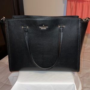 Selling this GORGEOUS black and gold Kate spade large crossbody comes w wallet!